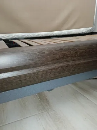 Cama eléctrica articulada con colchón marca Jover