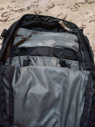 Mochila táctica negra Camelback