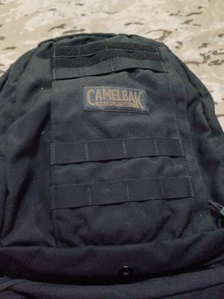 Mochila táctica negra Camelback