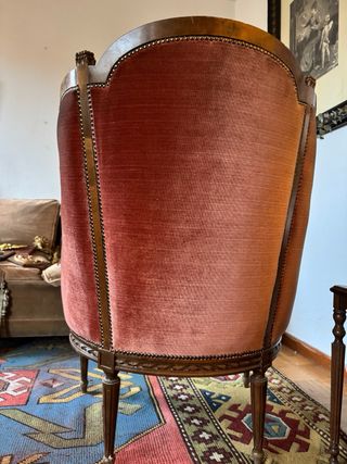 2 Sillones Orejeros Terciopelo y Madera