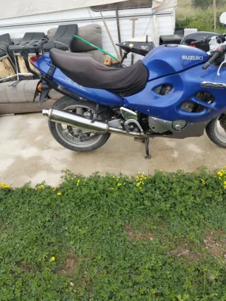 Suzuki GSXF Azul
