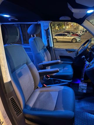 Volkswagen Caravelle T5 (Extra larga)