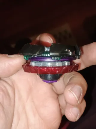 Beyblade con Lanzador