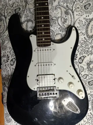 Guitarra Eléctrica Negra caliber
