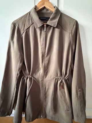 Chaqueta parka Zara verde militar