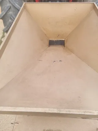 Peladora de almendras