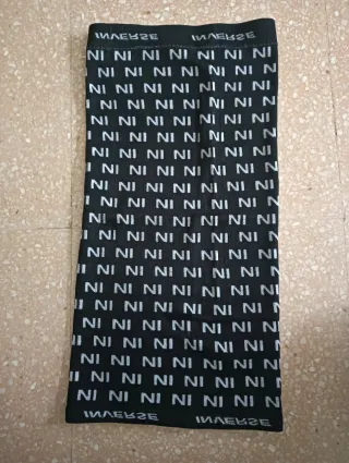 Bufanda tubular Nine Inch Nails negra