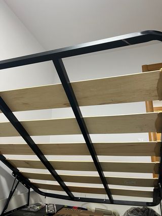 Canapé blanco y madera