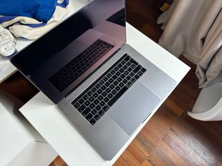 MacBook Pro 15 2019 32GB RAM 1TB SSD