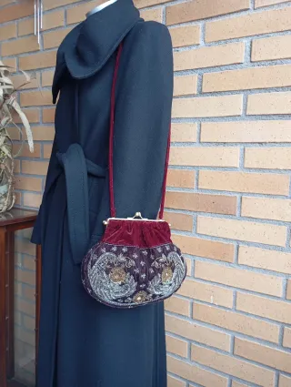 Bolso de mano bordado Zara