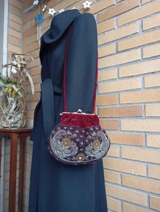 Bolso de mano bordado Zara