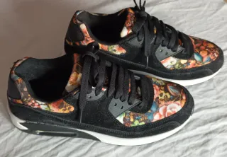 Zapatillas deportivas con estampado floral