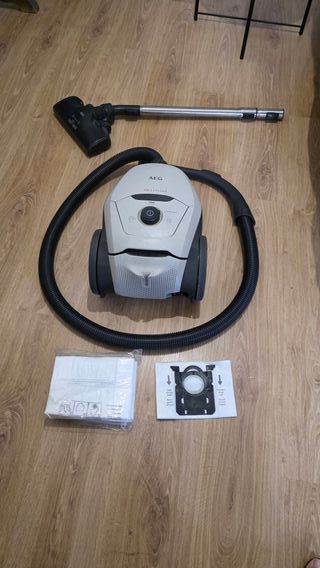 Aspiradora AEG VX 8.2 con bolsa