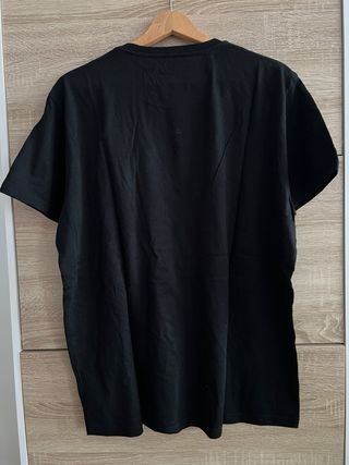 Camiseta Asics Negra Logo Blanco