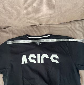 Camiseta Asics Negra Logo Blanco