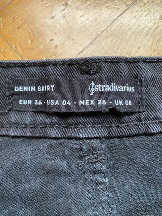 Falda vaquera negra Stradivarius