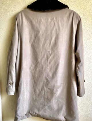 Gabardina in Estenso Beige con Cuello Peludo