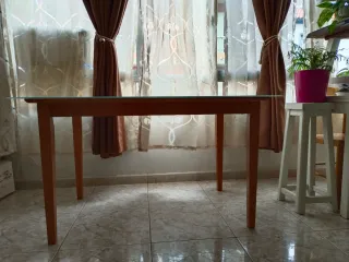 Mesa familiar madera y cristal