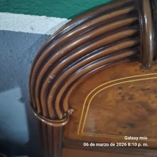 Cabecero de madera de raíz
