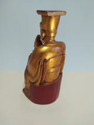 Buda Japonés sentado madera dorada