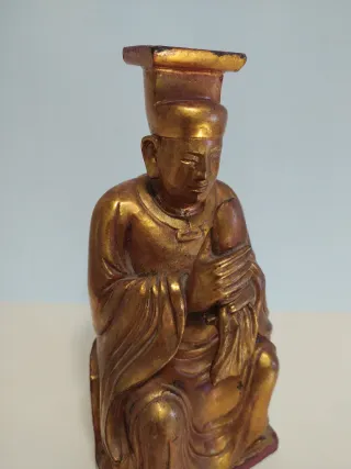 Buda Japonés sentado madera dorada