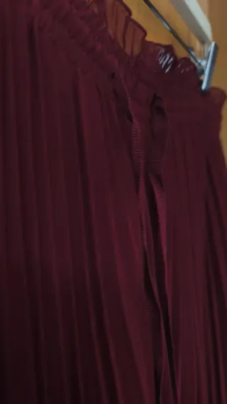 Falda pantalón plisada granate