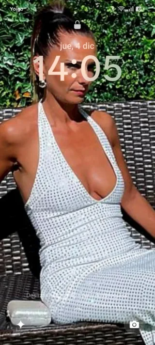 Vestido plateado con pedrería