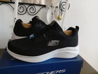 Zapatillas Skechers Talla 44 Negras y Blancas