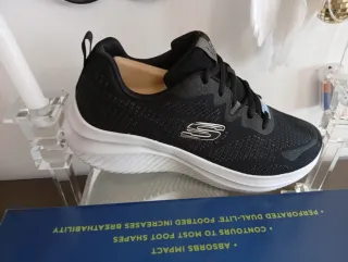 Zapatillas Skechers Talla 44 Negras y Blancas