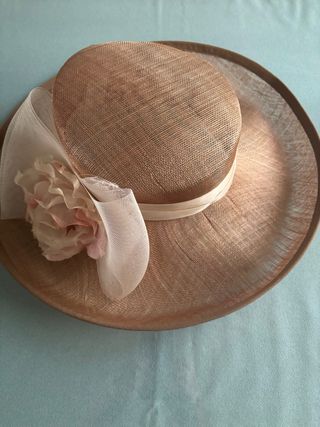 Pamela marrón y rosa con flor