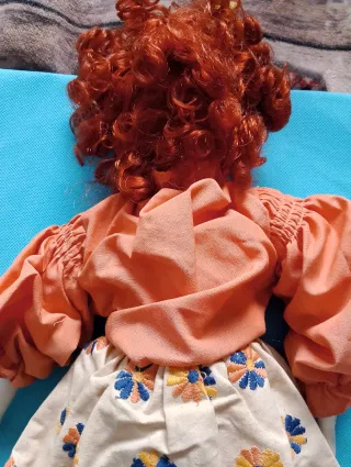 Bambola vintage porcellana e stoffa