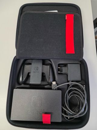 Nintendo Switch con giochi e accessori