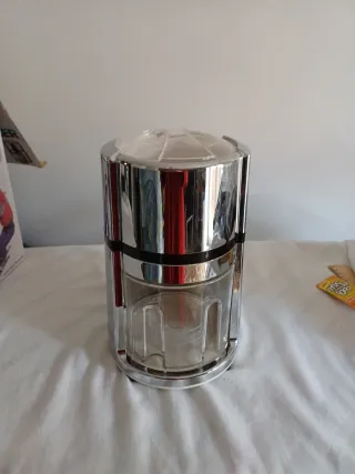 Trituradora de hielo Ice Crusher. De Schweppes.