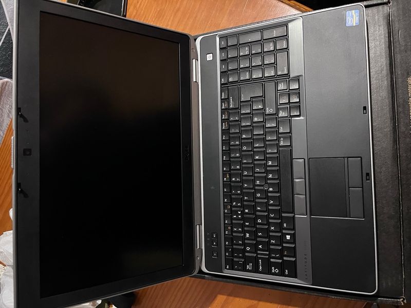 Portátil DELL Latitude E6530 Negro/Plateado afbeelding 4