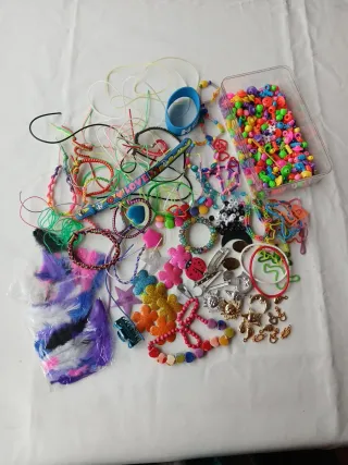 Kit di gioielli fai-da-te con bracciali e collane pronti