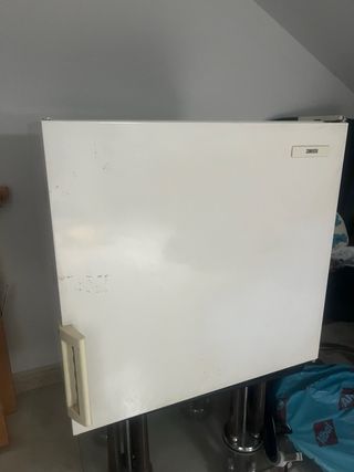 Nevera pequeña Zanussi