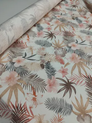 Tela estampada floral tropical