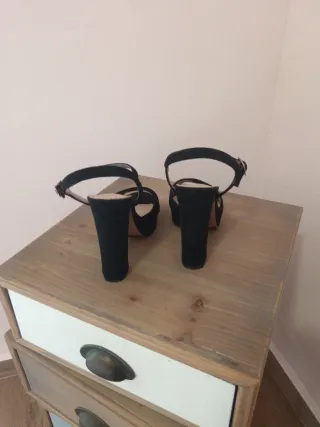 Zapatos de tacón negros
