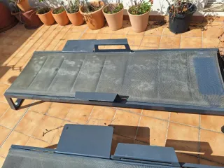 Dos tumbonas de exterior