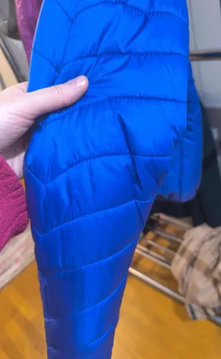 Chaqueta Ternua plumas azul y rosa Talla M