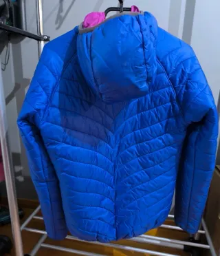 Chaqueta Ternua plumas azul y rosa Talla M
