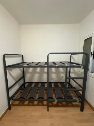 Litera metálica con dos colchones individuales