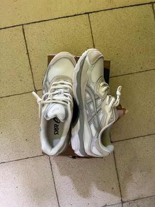 Asics Gel NYC Gris Blanco Talla 43,5