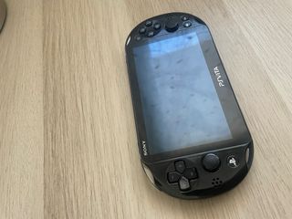 Ps Vita + 3 Juegos + Tarjeta 8GB + Caja + Funda