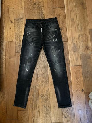 Pantalón vaquero Dsquared2 negro desgastado