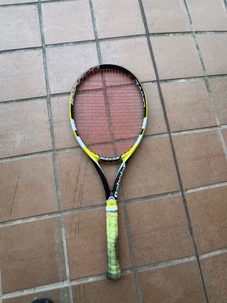 Raqueta Babolat Pure Aero con cordaje nuevo