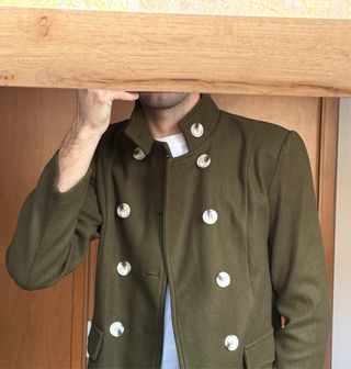 Chaqueta verde militar botones