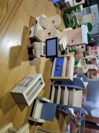 Mobili in legno per casetta delle bambole...
