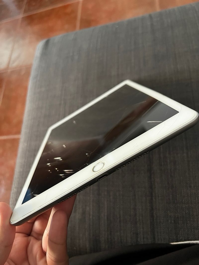 iPad 7ª Gen 32GB Plata afbeelding 3