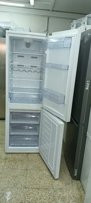 Nevera combi blanca Beko